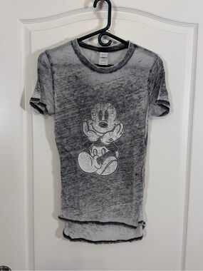 Disney Gray and White Distressed Graphic Tee